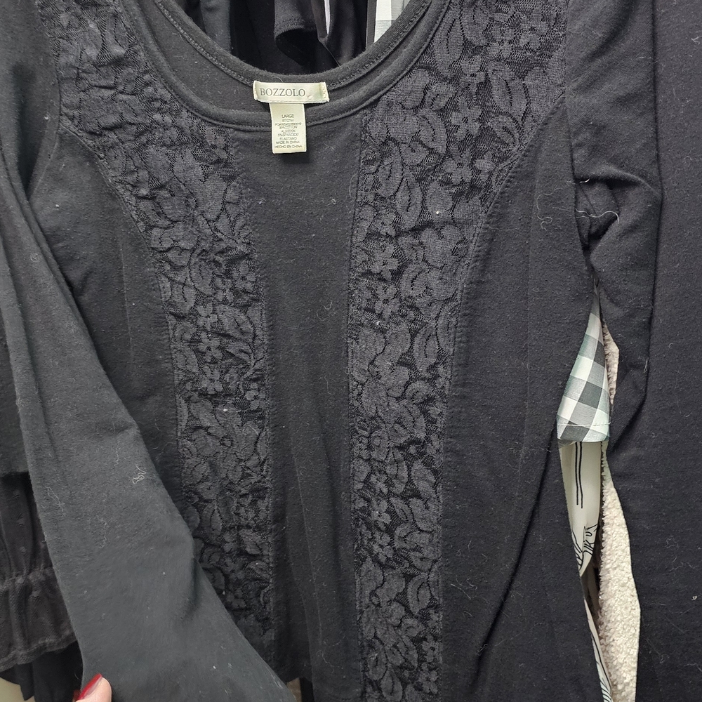 Bozzolo Black Lace-Panel Scoop Neck Long Sleeve Crop Top